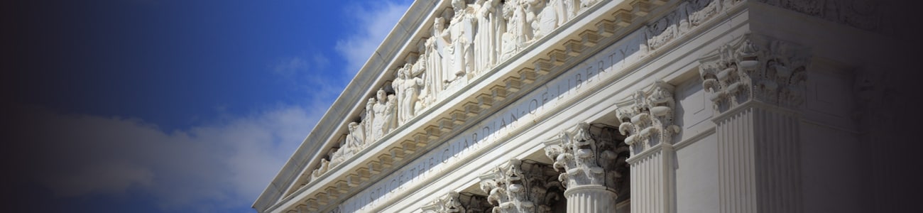 Banner picture of a courhouse facade